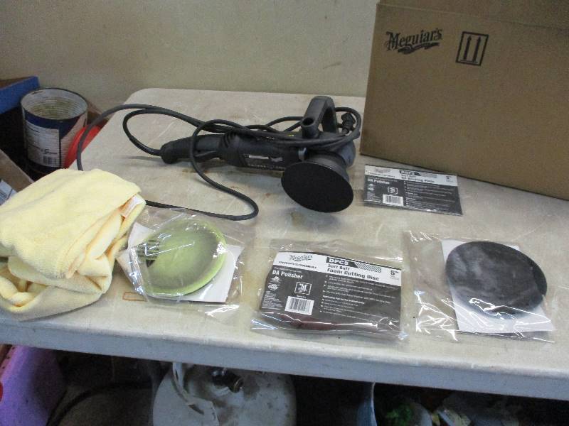lot 28 image: Mequiars Buffer Kit