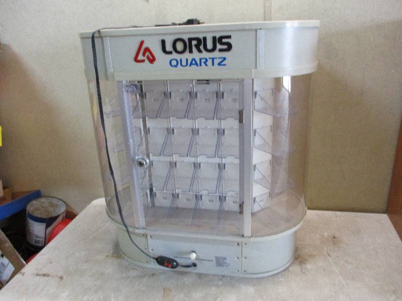 lot 39 image: Lorus Quartz Display Case