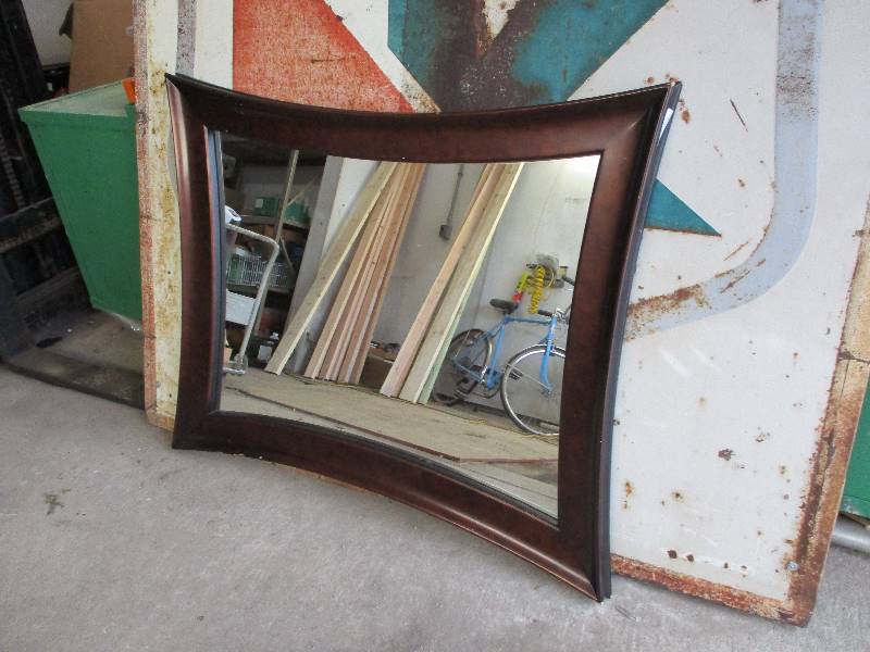 lot 54 image: Wall Mirror