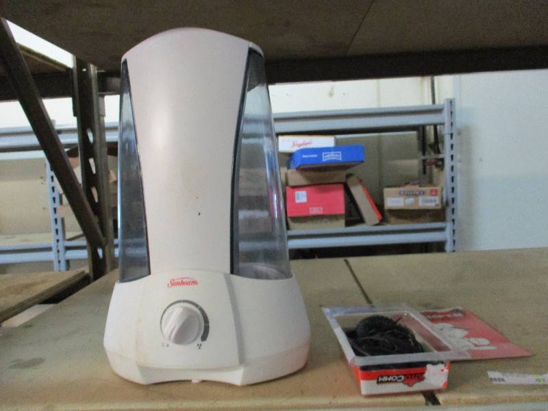 lot 57 image: Humidifier and helmet headphones
