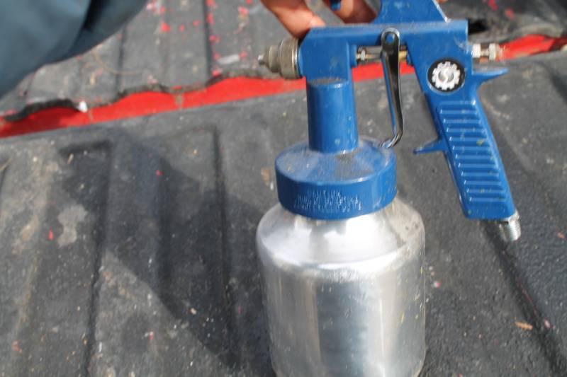 lot 24 image: Paint Sprayer Gun