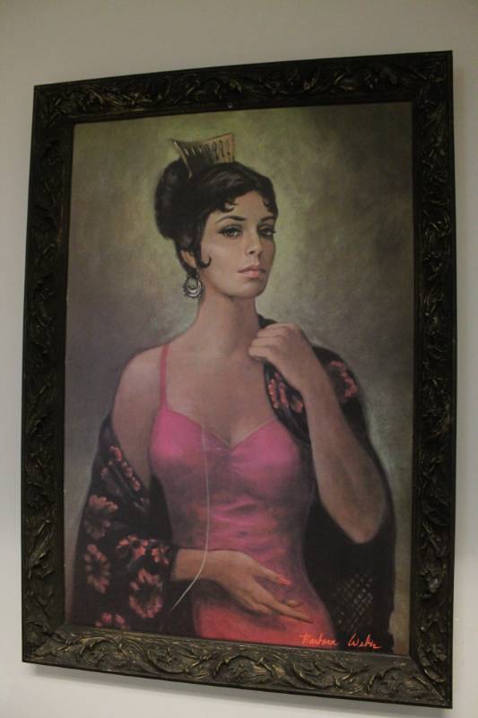 lot 22 image: Oil Over Canvas Art Work Beautiful Lady Posing