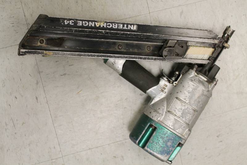 lot 69 image: Pneumatic Nailer