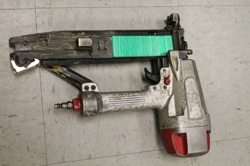 lot 49 image: Pneumatic Stapler MAX Brand