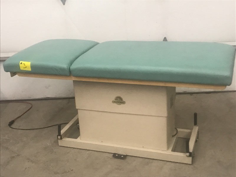 Hill Adjustable Commercial Motorized Massage Table
