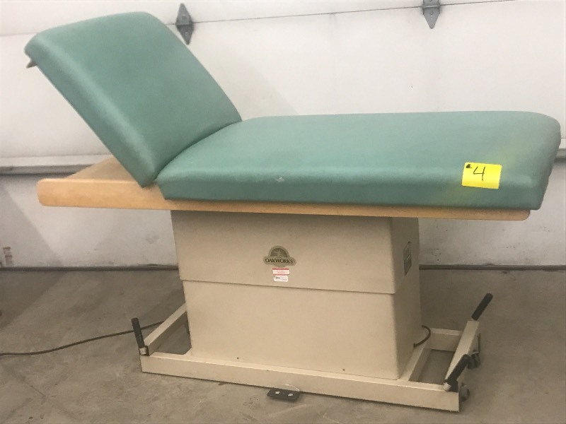 Hill Adjustable Commercial Motorized Massage Table