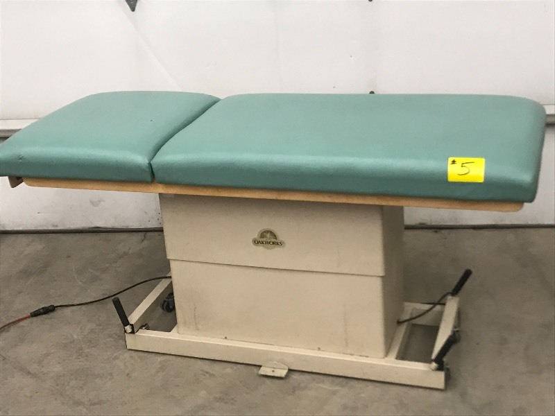 Hill Adjustable Commercial Motorized Massage Table