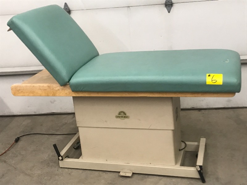 Hill Adjustable Commercial Motorized Massage Table