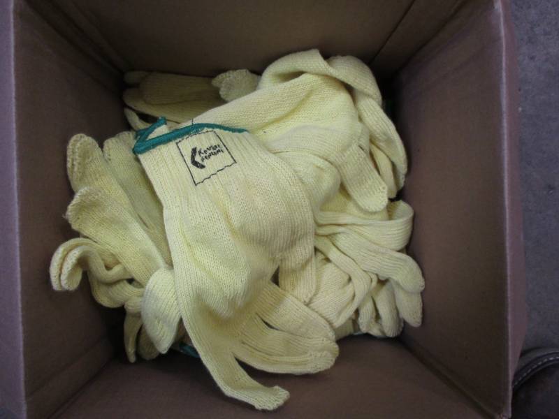 Knit gloves