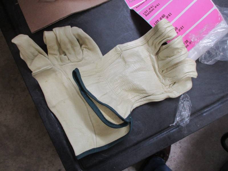 Leather Gloves-Medium
