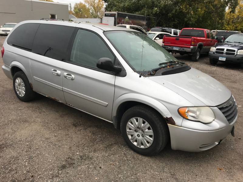 2006 Chrysler Town & Country LX