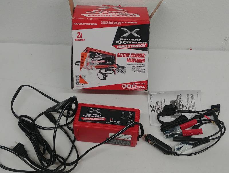 lot 8 image: Battery Charger Maintainer