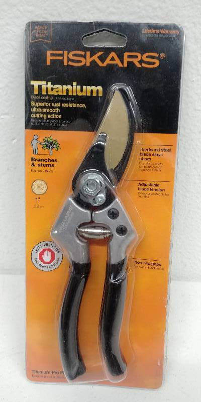 lot 47 image: Fiskars Titanium Coated Branch & Stem Sheer Snips
