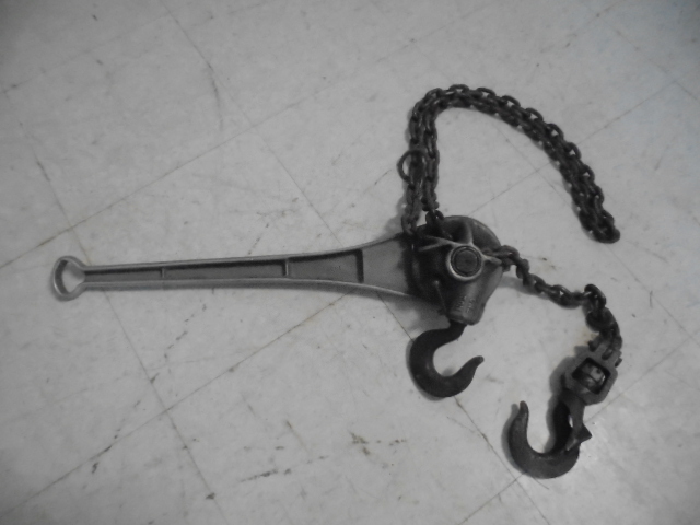 lot 19 image: Chain Hoist