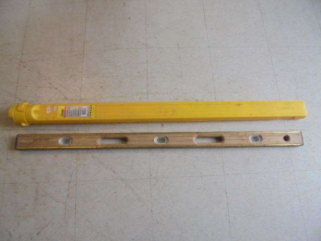 lot 22 image: Level with Case