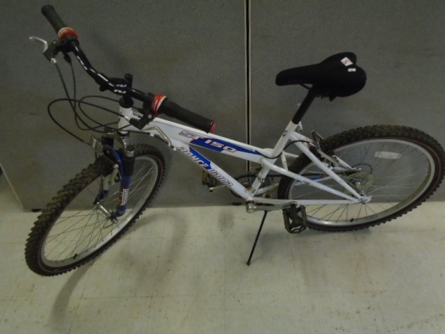 lot 5 image: 21 Speed Bicycle