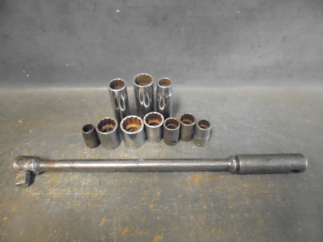 lot 43 image: Snap On Sockets and Extension