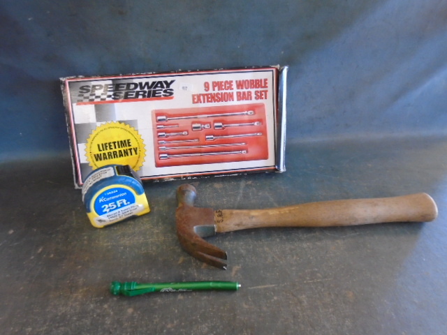 lot 127 image: Wobble Extension Bar Set and More