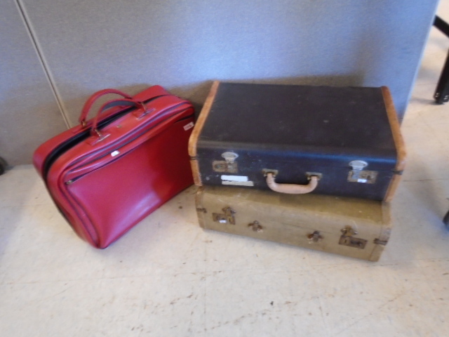 lot 106 image: Vintage Suitcases and More