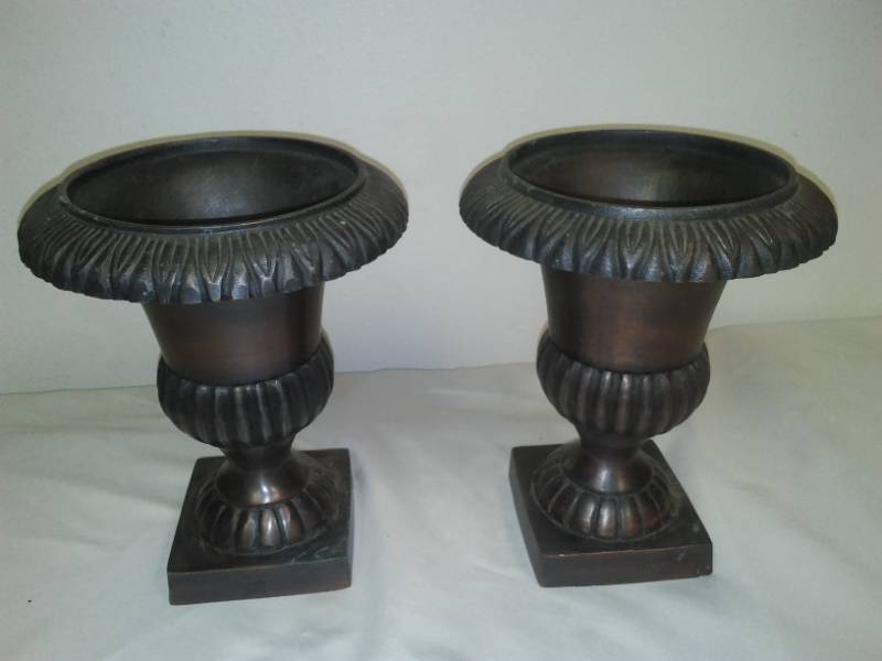 lot 13 image: Two metal planters, 9.5 in tall.