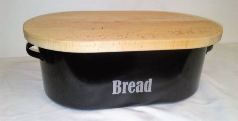 lot 18 image: Bread baking enamel bread box with cutting board cover