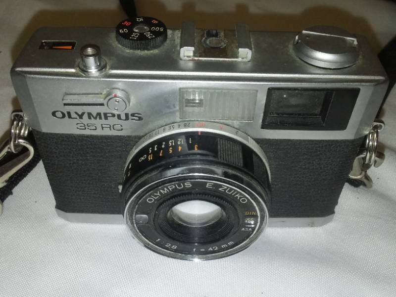 lot 42 image: Olympus 35RC camera and lens