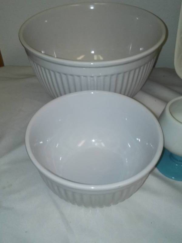 lot 60 image: Ceramic tray, mugs and mixing bowls