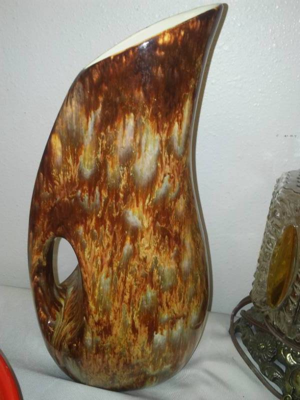 lot 71 image: Mid-century lot - super cute