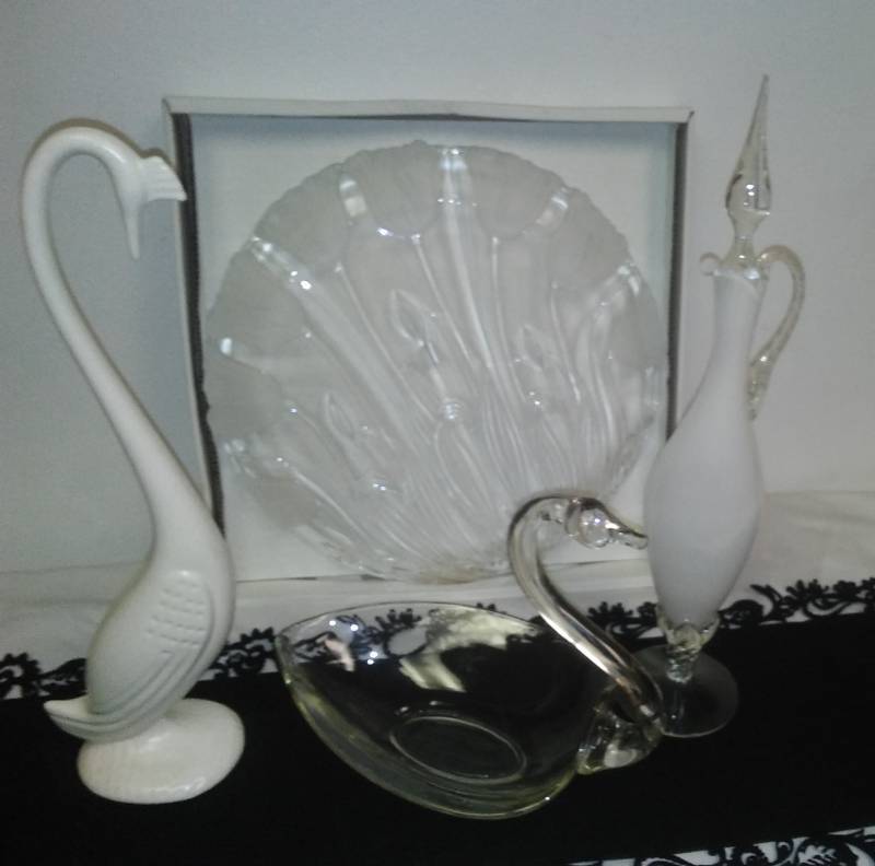 lot 79 image: Decorating items - glass plus.