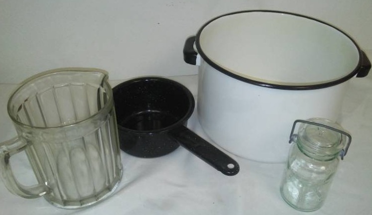 lot 85 image: Enamelware pot and pan, glass pitcher and canning jar - 1873.