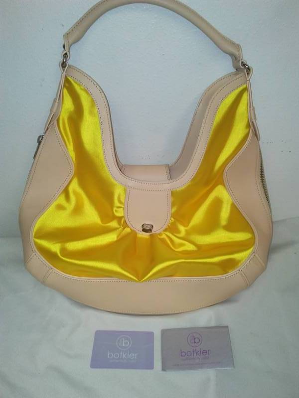 lot 86 image: Designer purse Botkier with certificate of authenticity card.