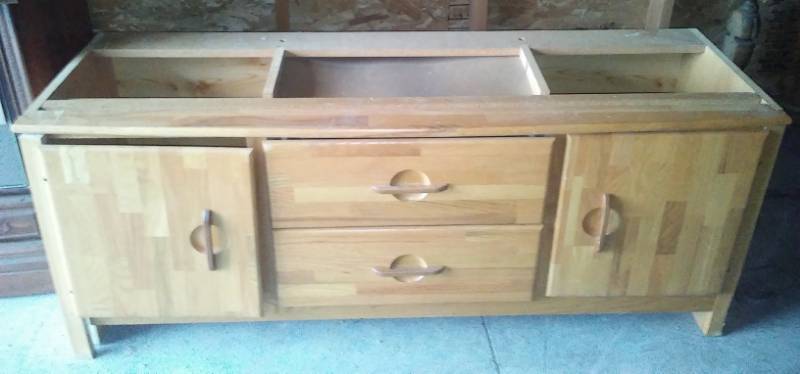 lot 113 image: Oak entertainment center - needs top.