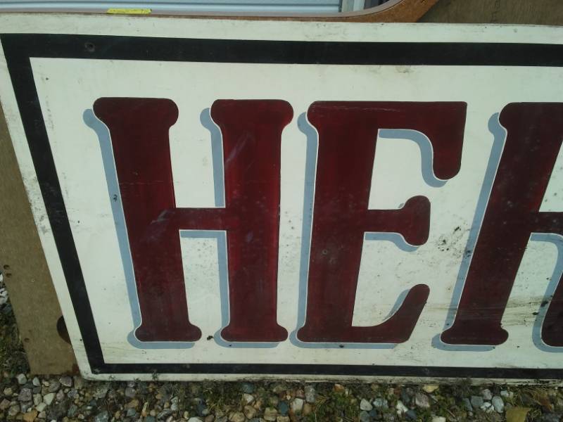 lot 122 image: Herbys TV vac Appliance would sign.