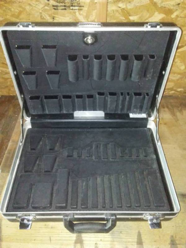 lot 128 image: Platt hard-sided tool case, new in box.