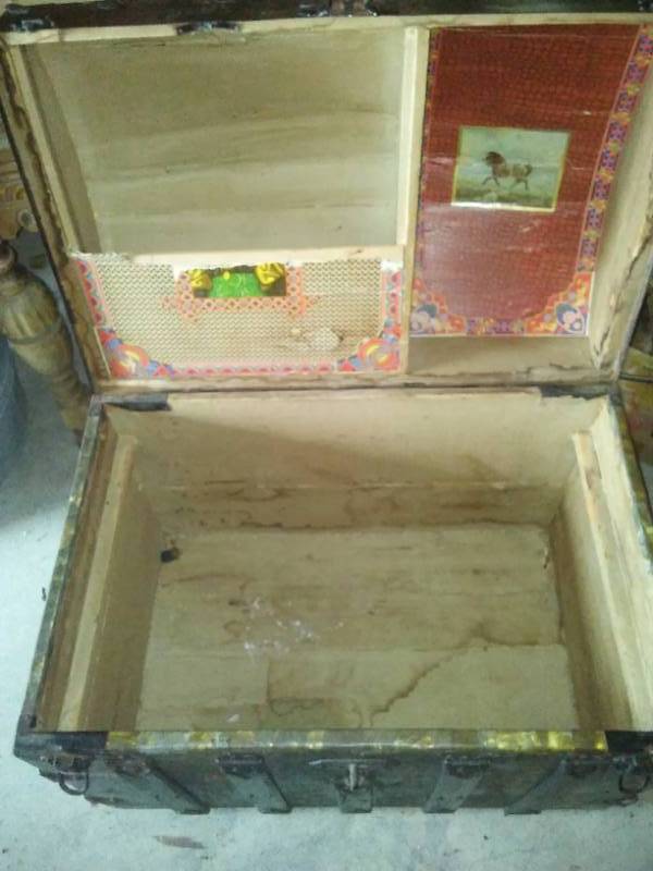 lot 136 image: Humpback steamer trunk on casters.
