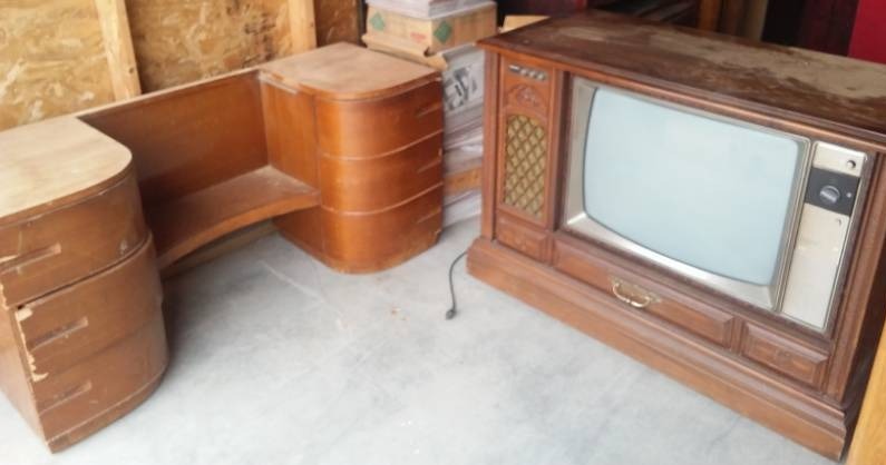 lot 149 image: Wood Dresser and TV cabinet