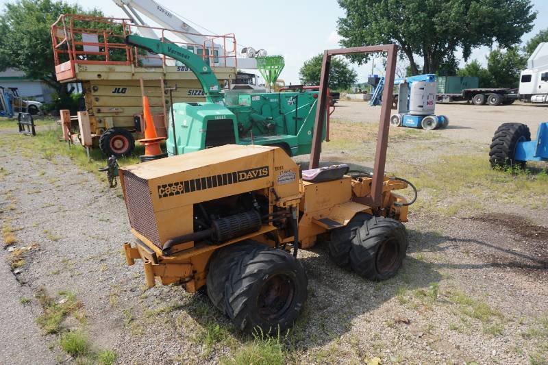 lot 10 image: Case Davis Maxi Sneaker 4 x 4 Cable Plow