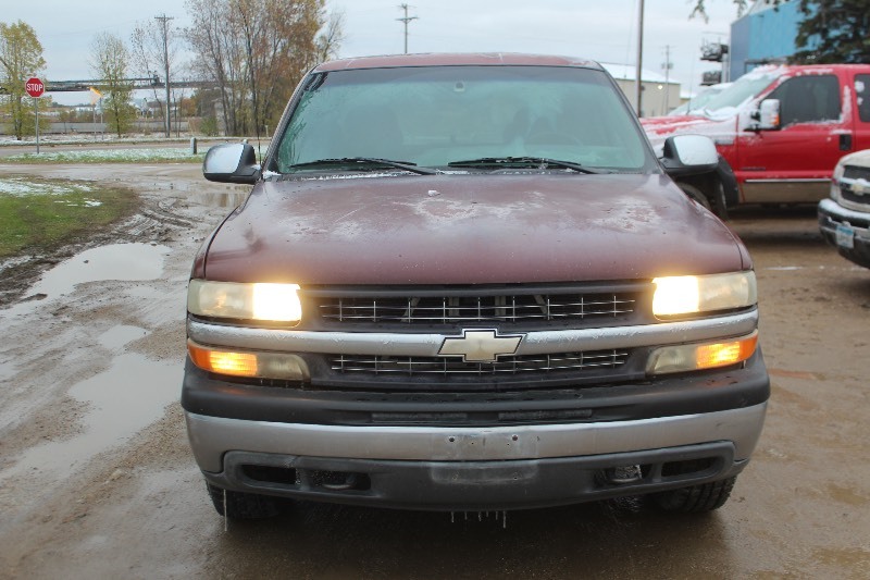 lot C3070 image: 2001 Chevrolet Silverado Z71 4x4 Extended Cab