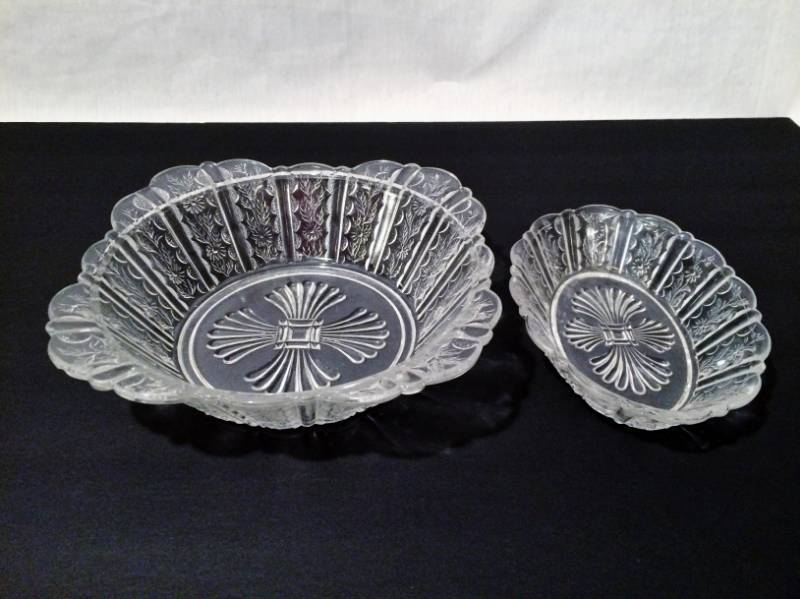lot 5 image: Floral & Crosses Matching Antique Glass Bowls - Excellent Condition