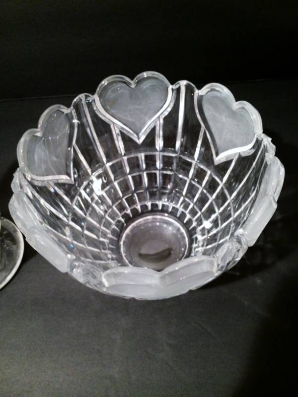 lot 7 image: Heart Inspired Vintage Vase & Cut Crystal Bowl - Excellent Condition