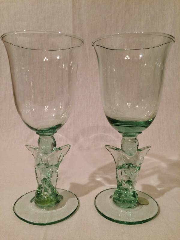 lot 46 image: Labeled Handmade In Spain Special Cherub Angel Putti Heavy Glass Goblets - Excellent Like New Condition