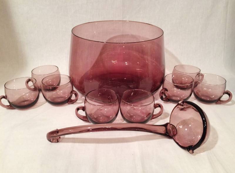 lot 54 image: Mid Century Modern Art Glass Amethyst Purple Punch Bowl Set With Rare Matching Ladle - Stunning  - Excellent Condition