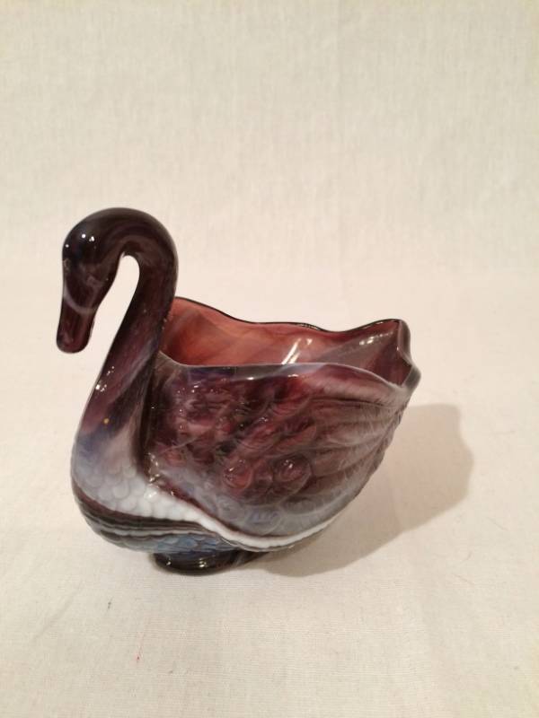 lot 55 image: Antique Art Slag Purple White Glass Swan Trinket Holder - Label Says Purple Slag Glass Circa 1850 by Imperial - Excellent Condition  