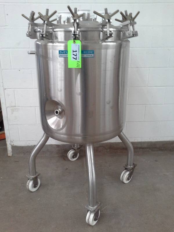 lot 177 image: 200 Liter Stainless Steel Pressure Tank