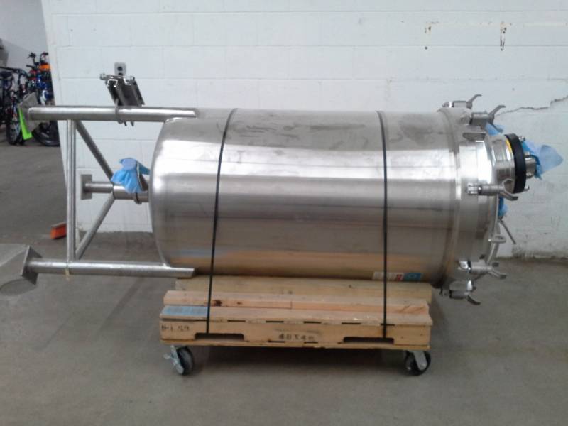 lot 176 image: 200 Gallon Stainless Steel Pressure Tank