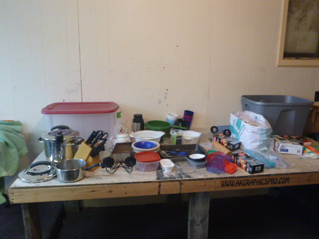 lot 54 image: Kitchen Items