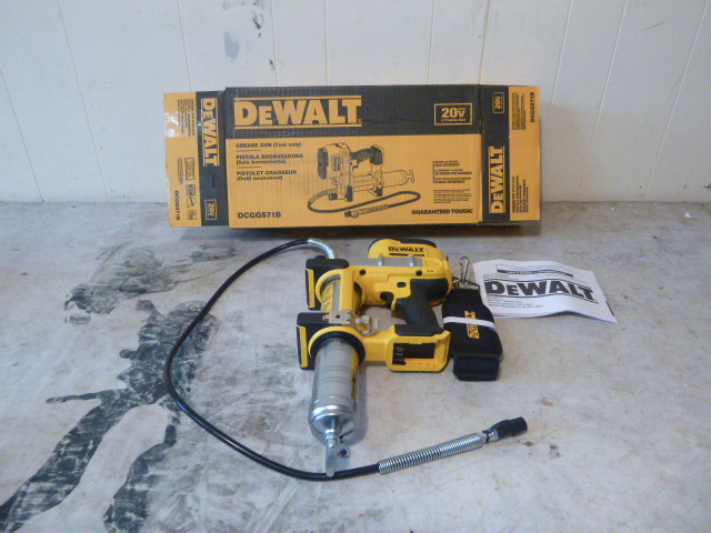 lot 7 image: NEW DeWalt Grease Gun