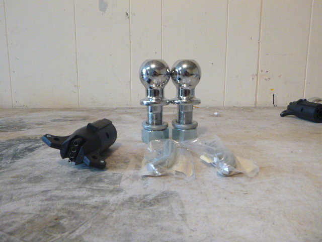 lot 15 image: 1 78 Ball, Conversion Plug and Hitch Pins
