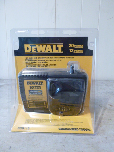 lot 32 image: DeWalt Lithium Ion Battery Charger