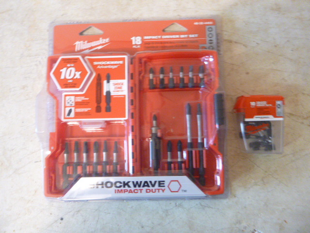 lot 34 image: Milwaukee Impact Driver Bit Set